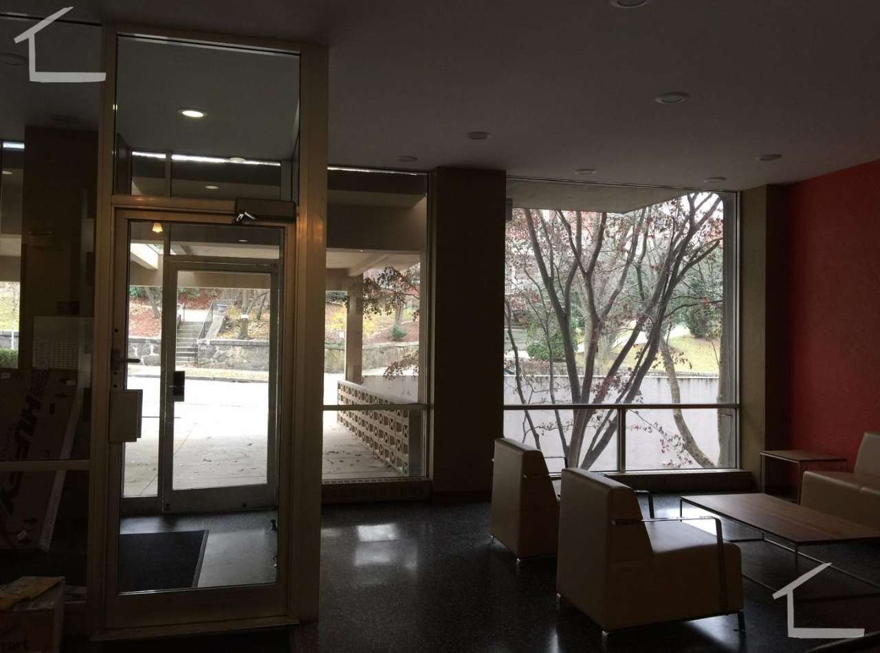 Nice 1 bed in Brookline