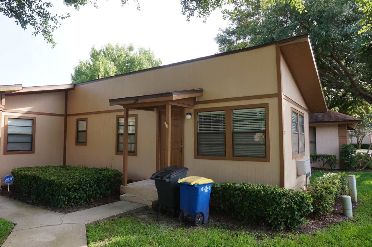 Ride your bike to Downtown Winter Garden Studio Available Now