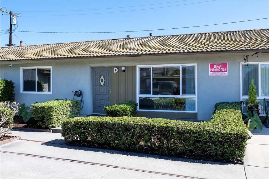 2204 East La Palma Avenue