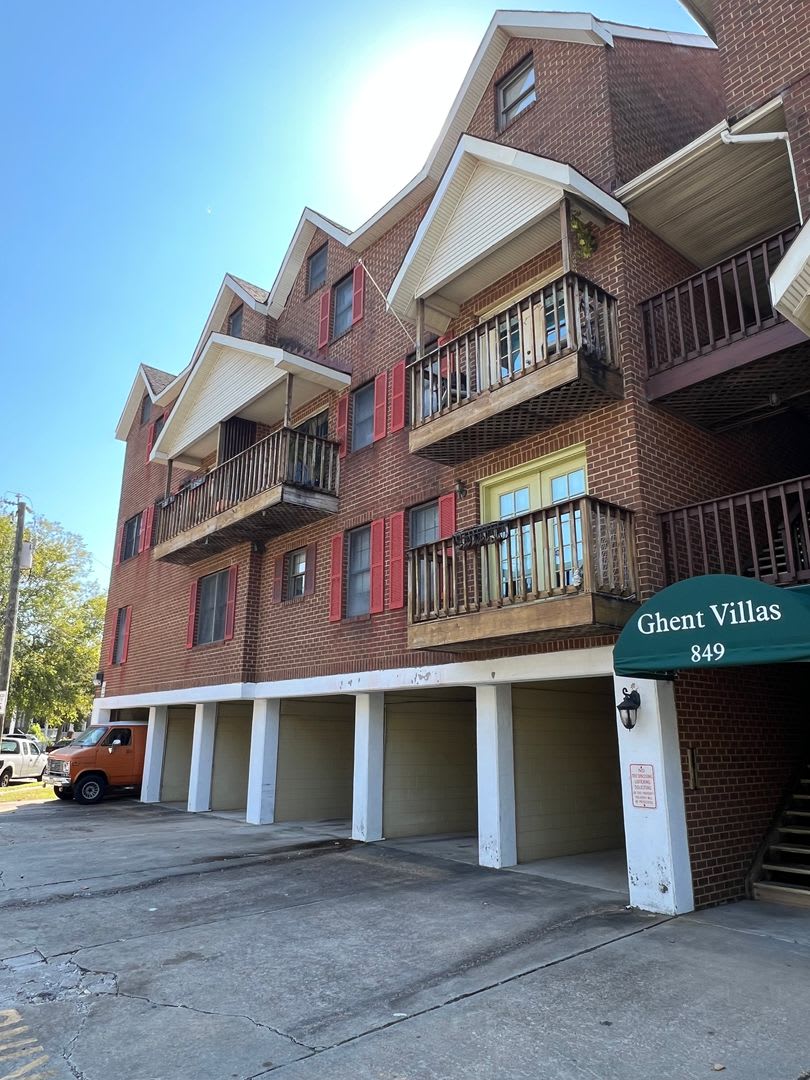 Newly updated Ghent Villa Condo!