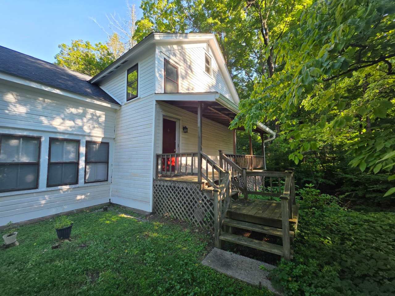 Charming 3 Bedroom Apartment in Millbrook, NY - *ALL UTILITIES INCLUDED