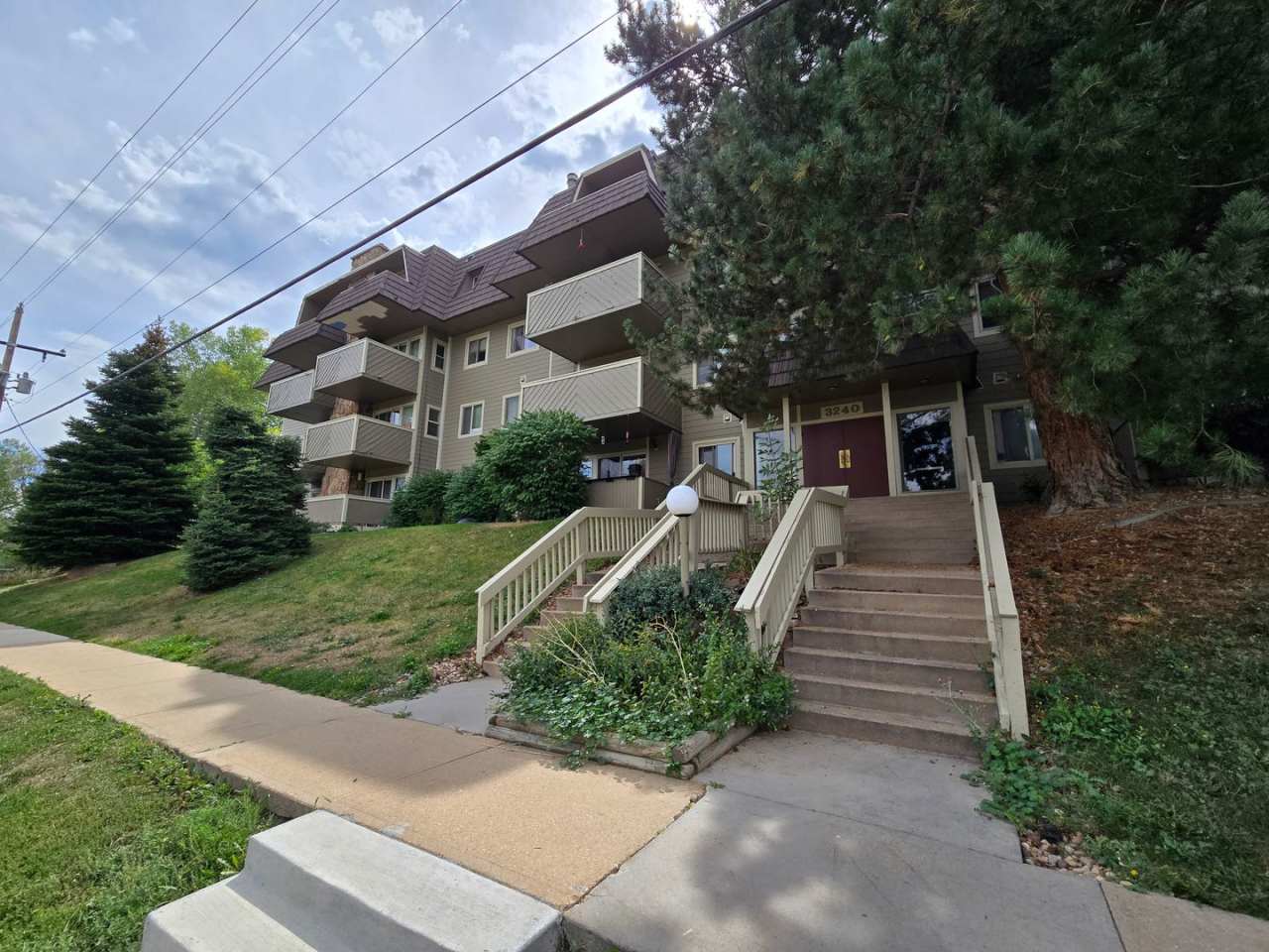 Nicely Updated Ground Floor 2B2B Condo at Remington Post in North Boulder.