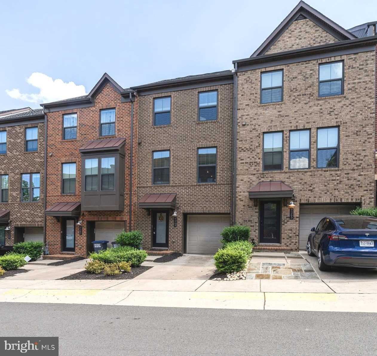 9263 WOOD VIOLET COURT