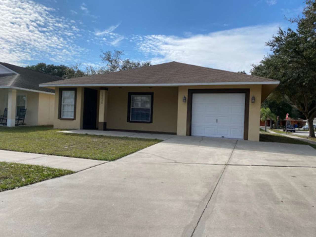 Beautifully Updated 3-Bedroom, 2-Bath Home in a Wonderful Riverview Community! Special $500 off on the Second Month Rent HURRY!!!
