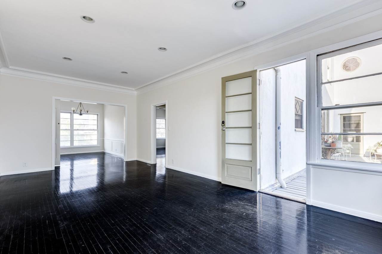 Rossmore Apartments