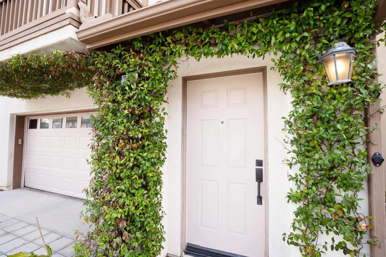 3141 Harbor Ridge Ln