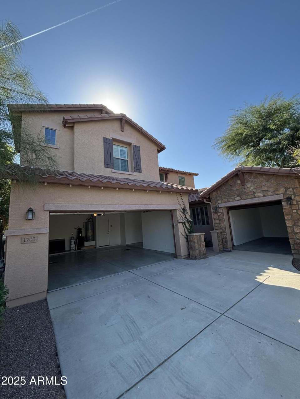 1705 E NIGHTINGALE Lane