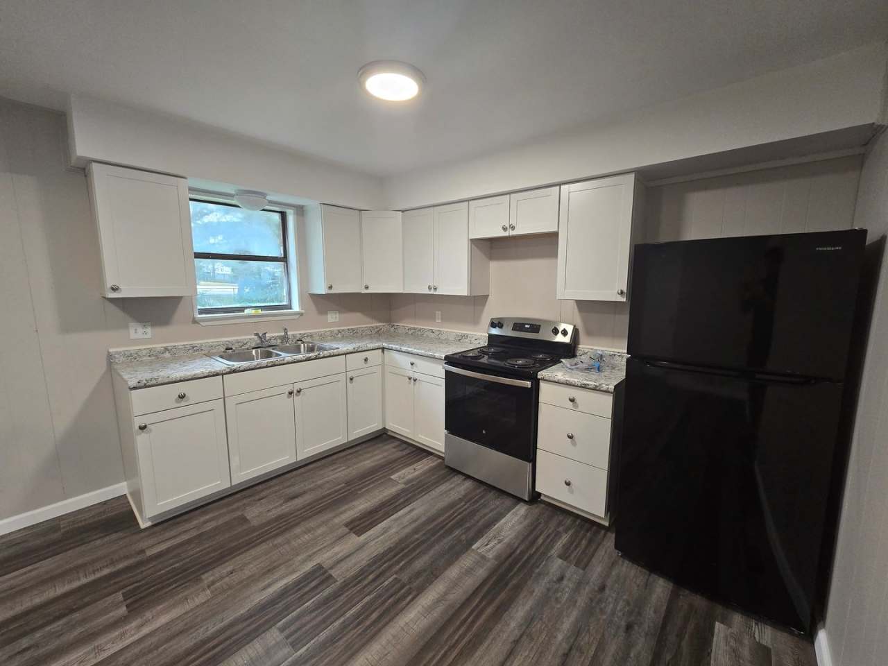 4 Bed/ 1.5 Bath in Batesville