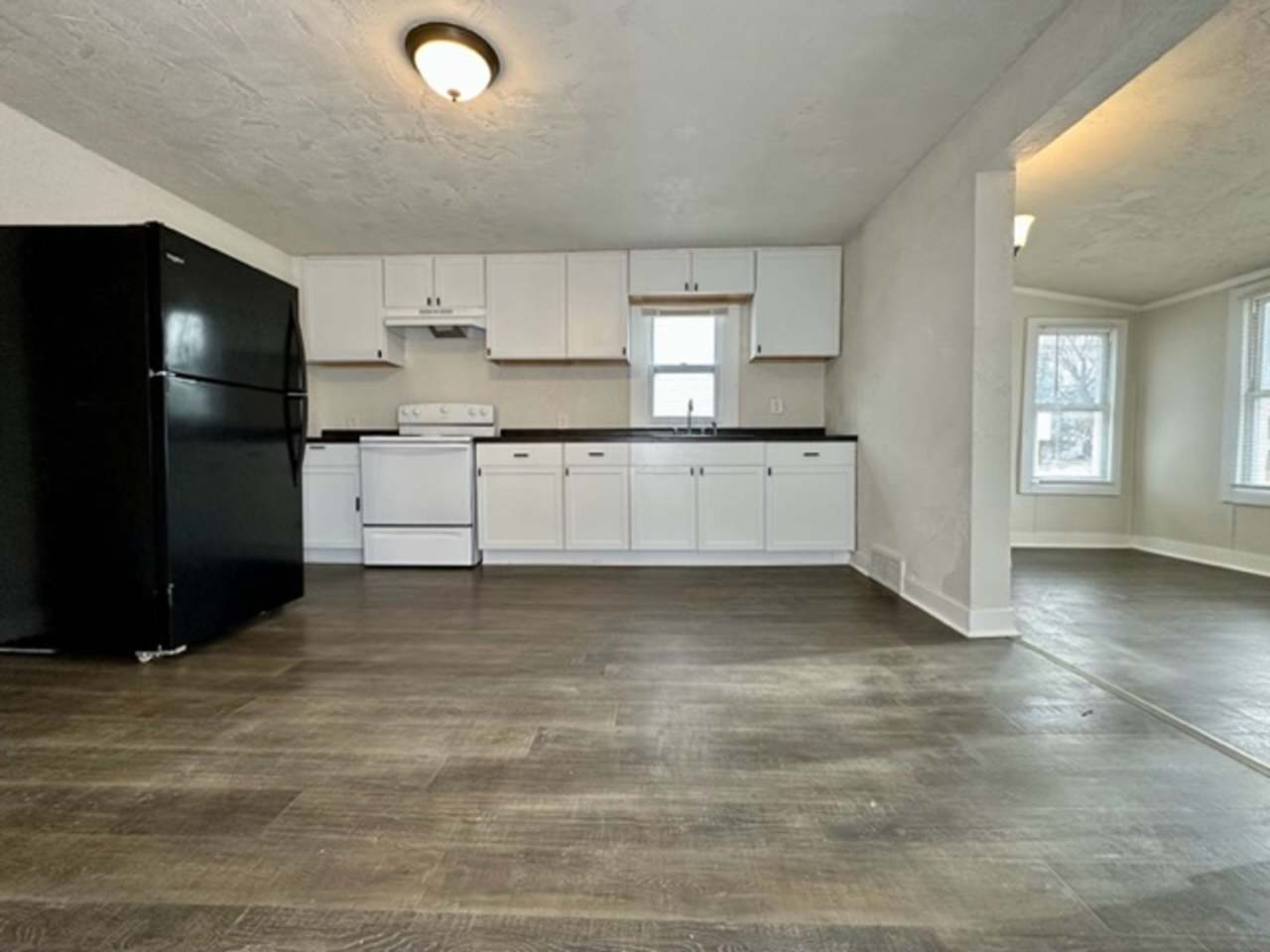 Charming 2 Bedroom 1 Bath Single Family Home!