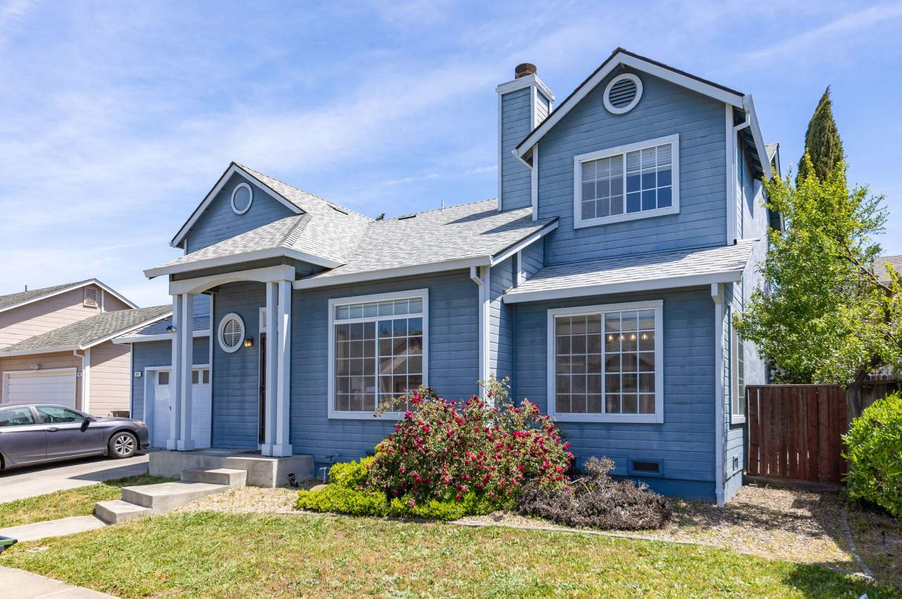 907 Shadywood Circle