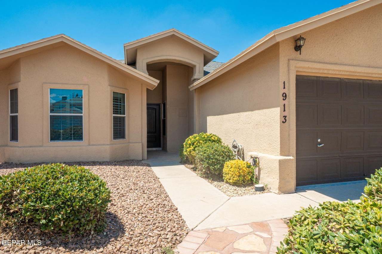 1913 SUN CHARIOT Street