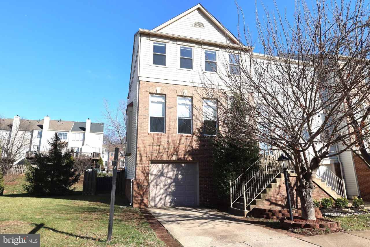 47616 WATKINS ISLAND Square