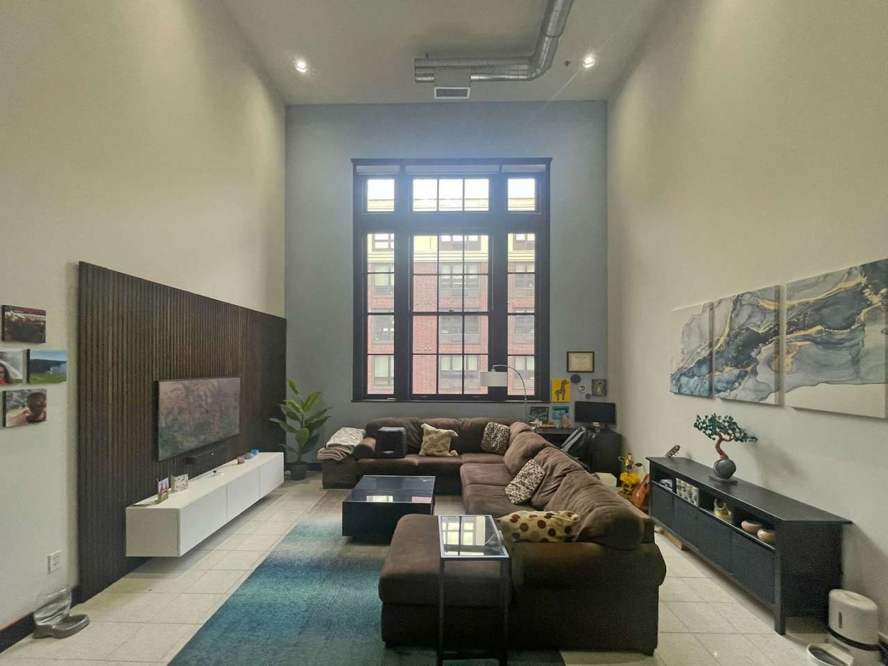 Aval Now! Spacious, Loft in Union Depot with Awesome Amenities is Pet Friendly, walk to everything!