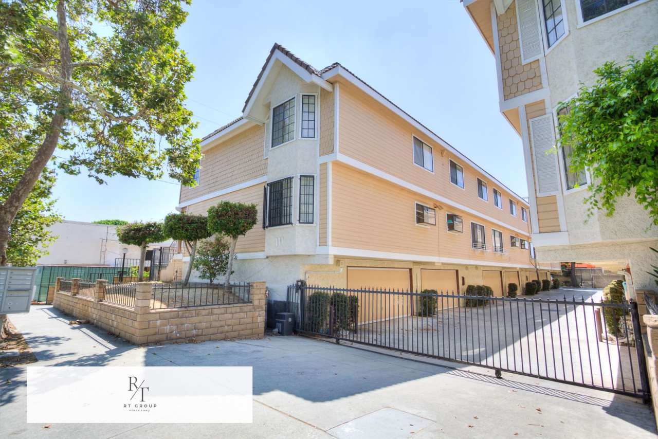 Beautiful Front Unit in Gated Community – Alhambra Unified School District