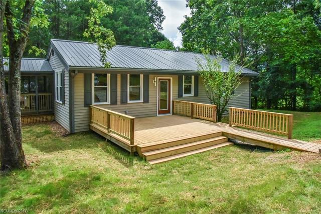 Cozy 3 Bedroom 1.5 Bathroom Home Nestled In Black Mountain