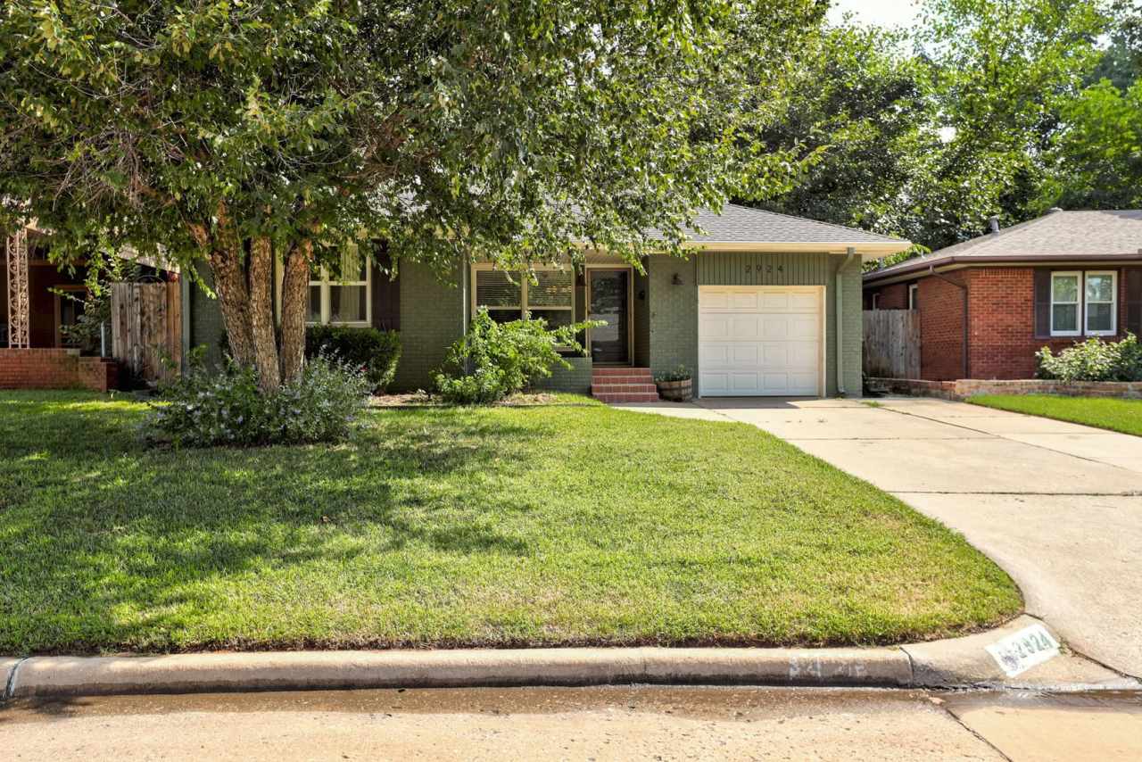 * * * $750 MOVE-IN SPECIAL!!! * * * Charming 3-Bed, 2-Bath Home in NW OKC!!! * * * $750 MOVE-IN SPECIAL!!! * * *