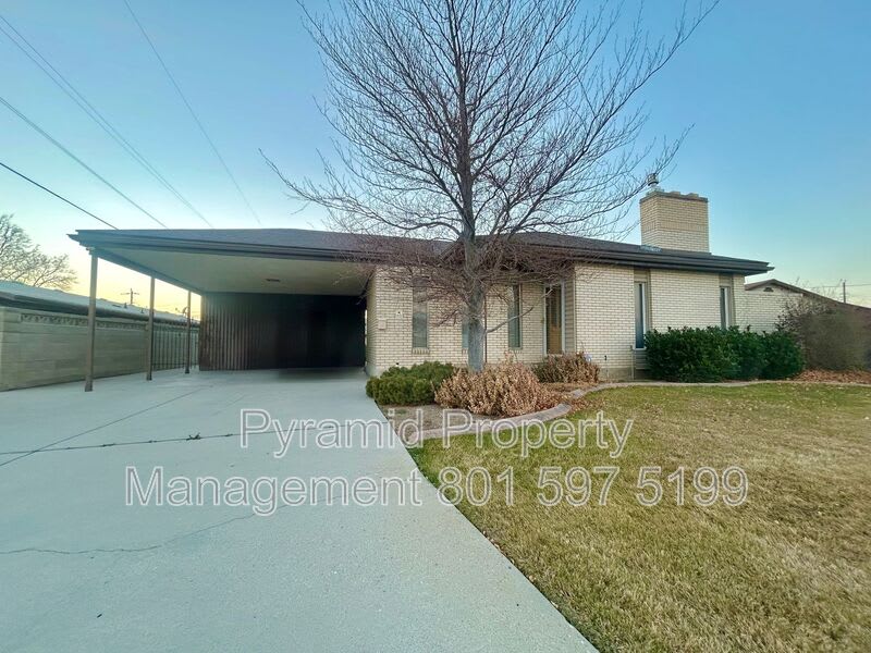 8298 Harrison Circle