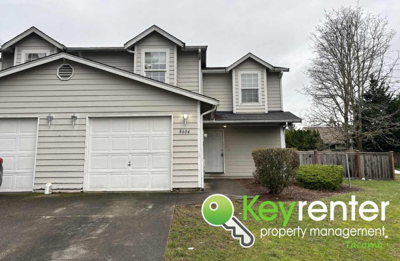 Spacious 3-Bedroom Home in Quiet Lakewood Cul-de-Sac