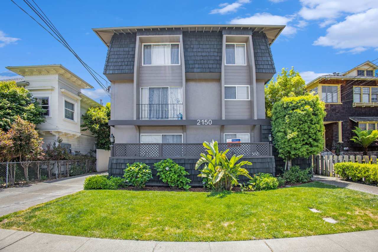 2150 Santa Clara Ave #C - 2 bedroom | 1.5 bath | Townhouse style apartment