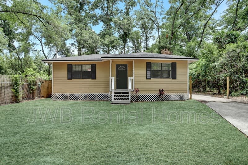 7423 Orlando Ave