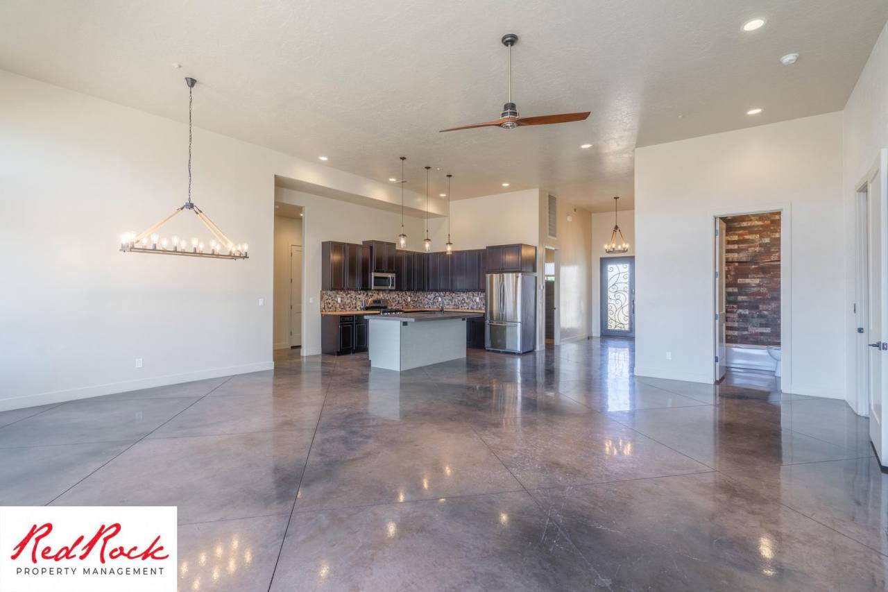 4 Bedroom Luxury Home Near Sand Hollow