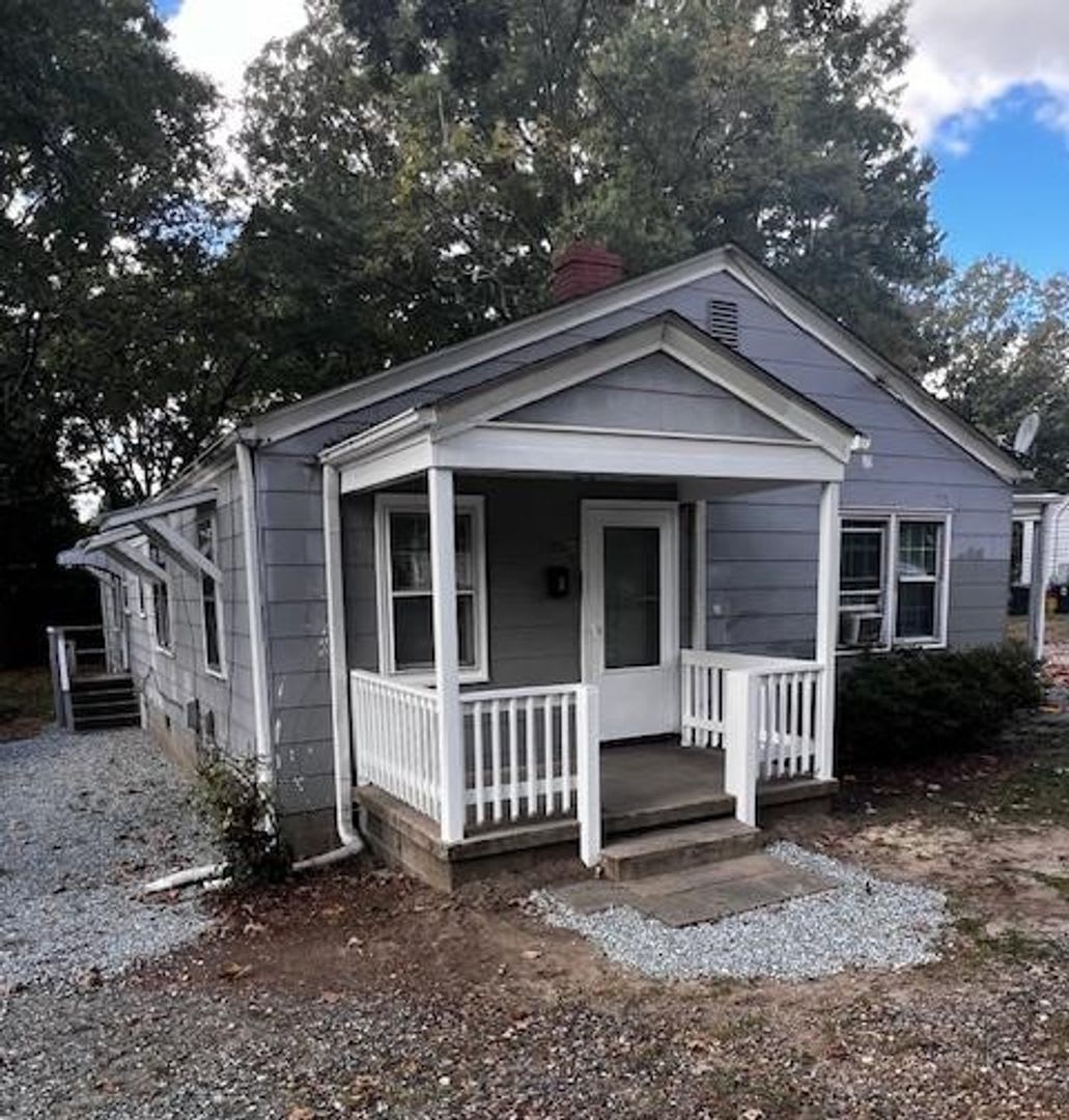 1006 Hackett St., Apt B