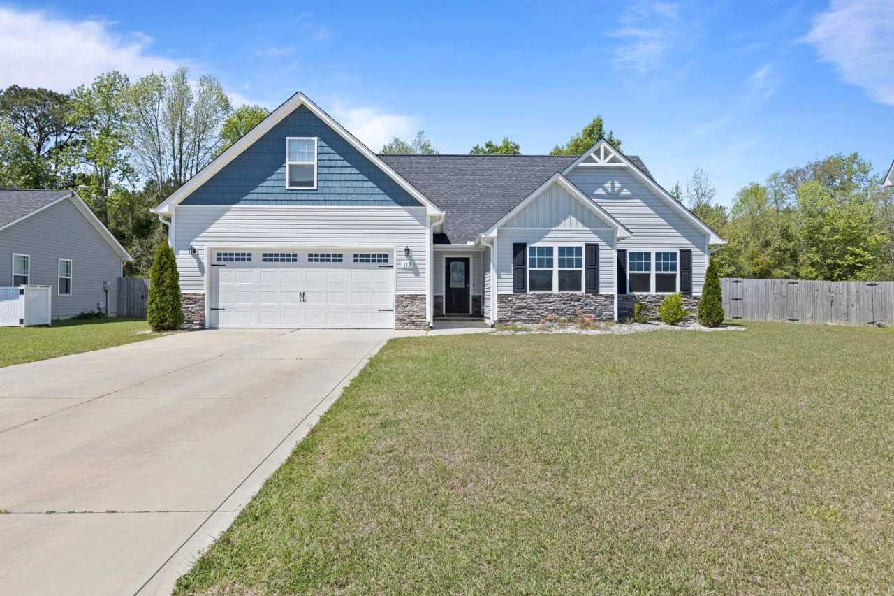 3 bedroom with BONUS room in community pool neighborhood!