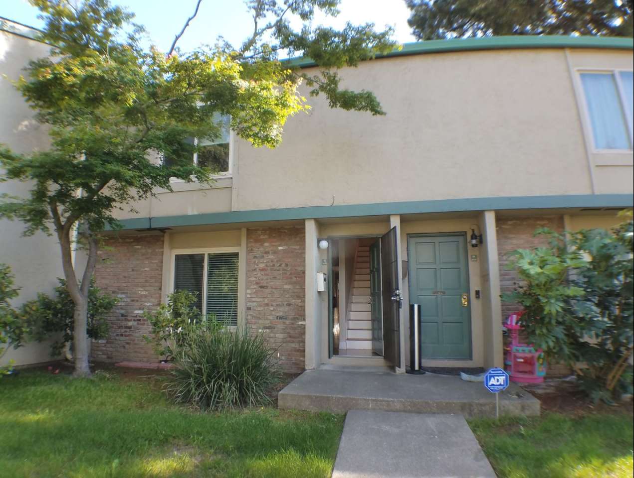 Lovely updated 3 bedroom, 2 bath condo