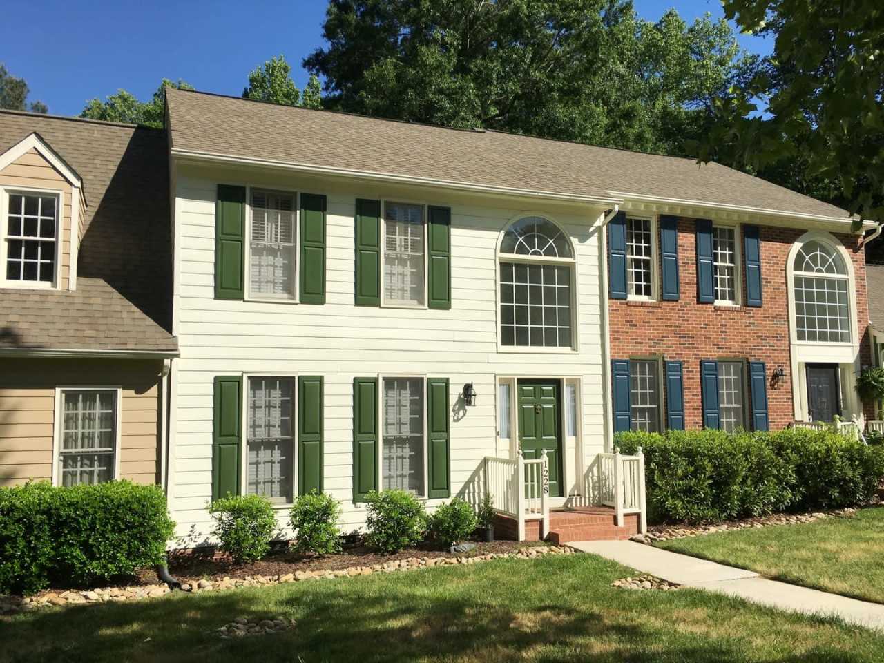 Light  Airy Townhome in Downing Creek, wonderful location in Chapel Hill!