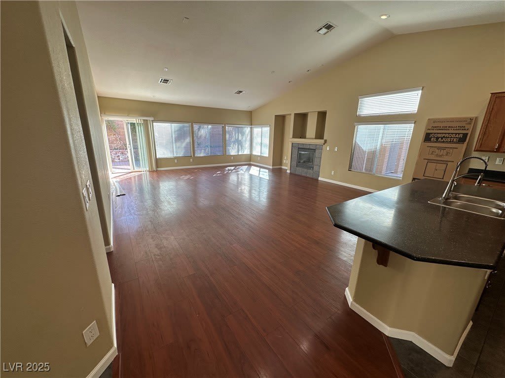 9137 Weeping Hollow Avenue