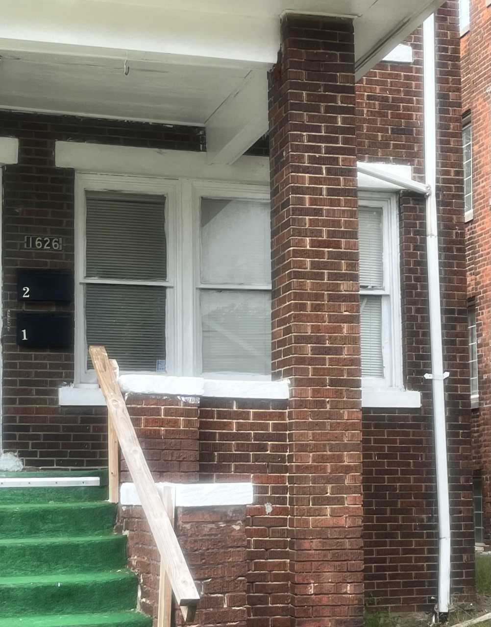 1626 Gladstone Street - 2