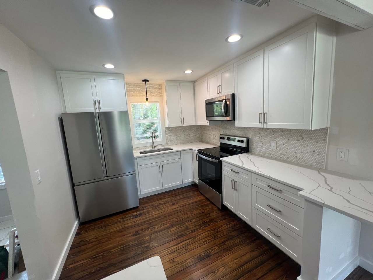 ANNUAL ** $1,395/month ** 3/4 Mile from SunSeeker Resort ** 2 Bed / 1 Bath - Charlotte Harbor