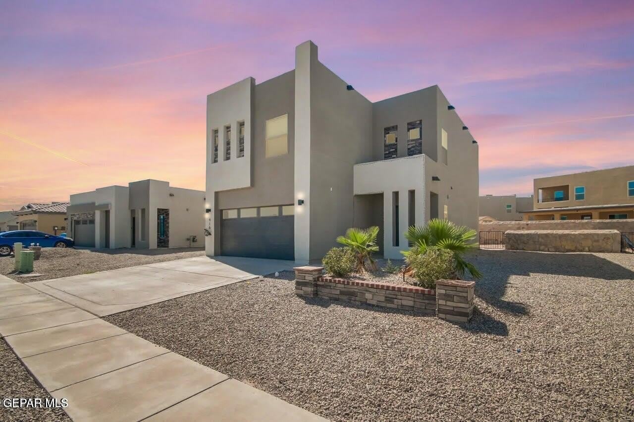 916 MORMON TEA Drive