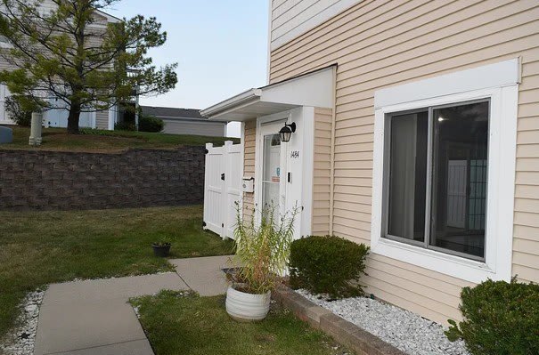 1484 Cornell Terrace