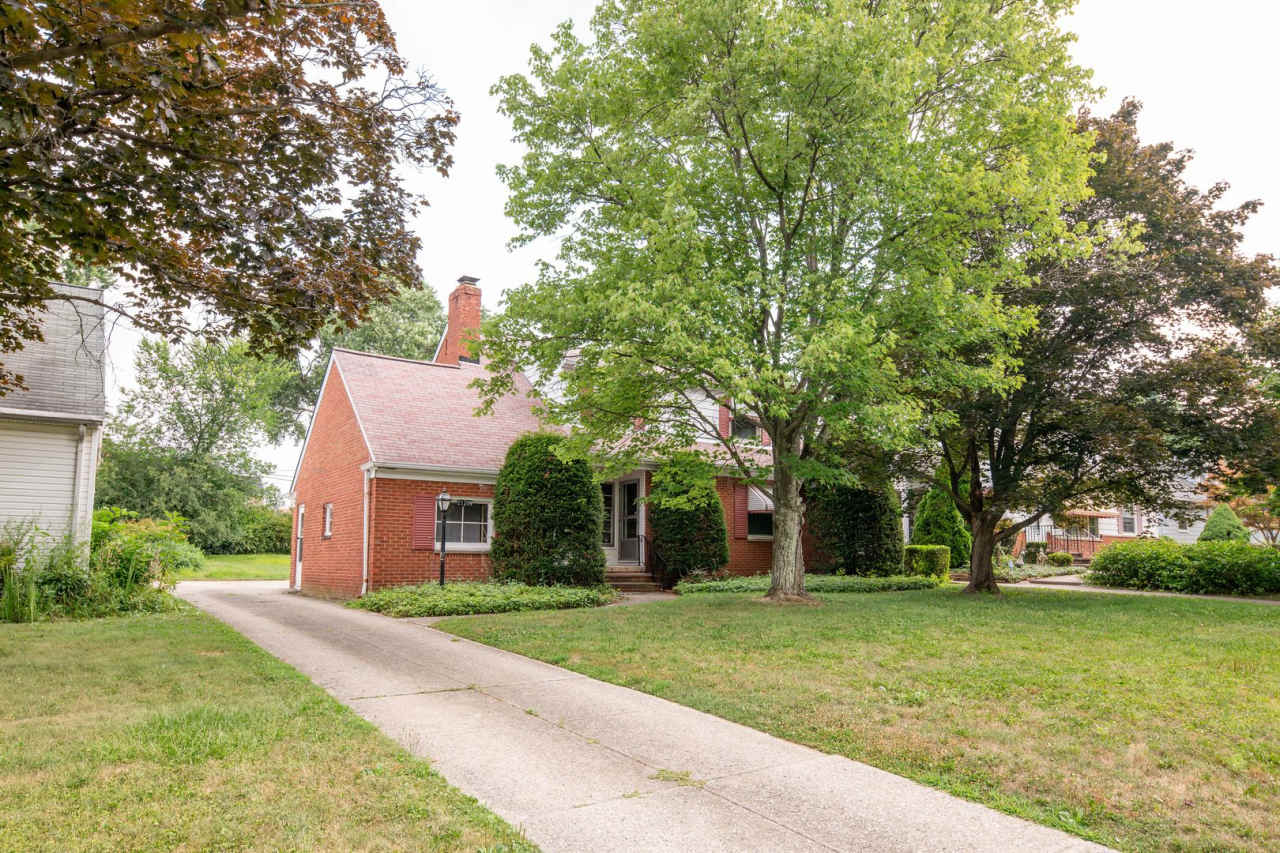 Charming 4-Bedroom Home in Prime Beachwood Location!