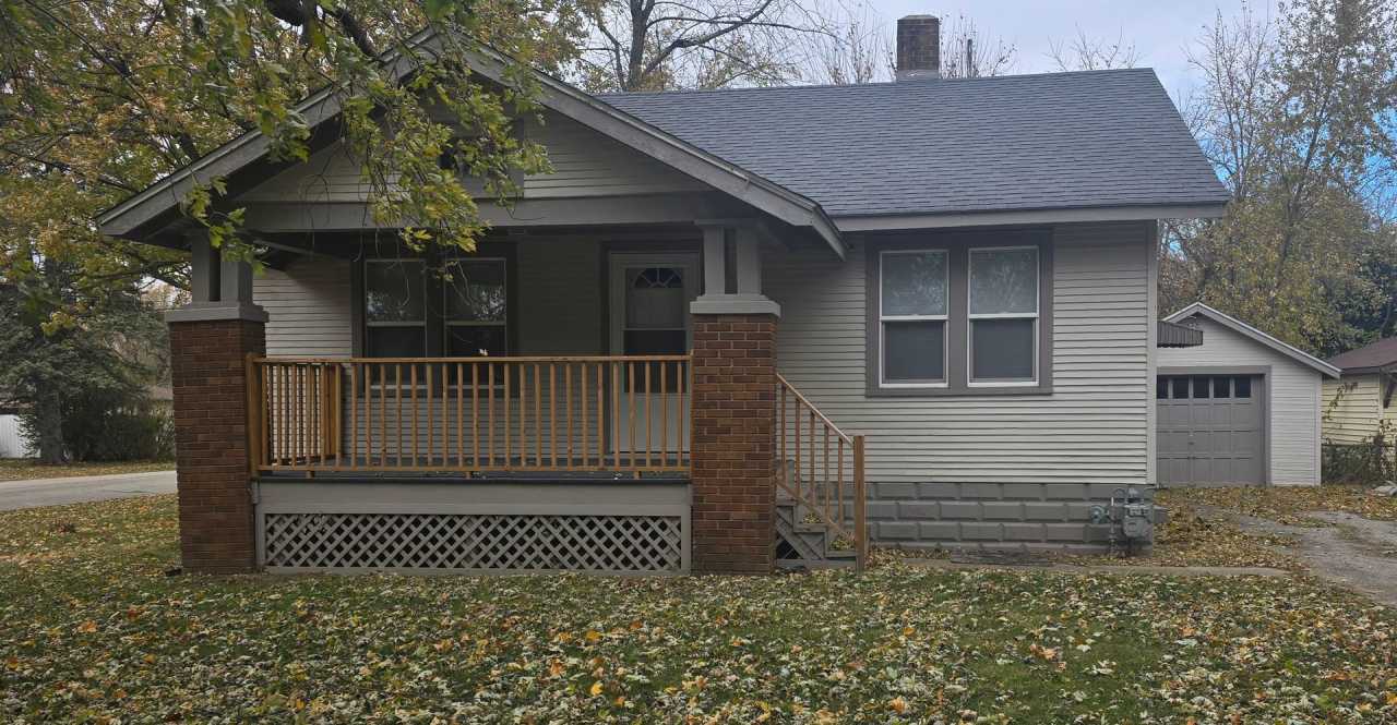 1590 W. Waggoner-- 2 bed, 1 bath