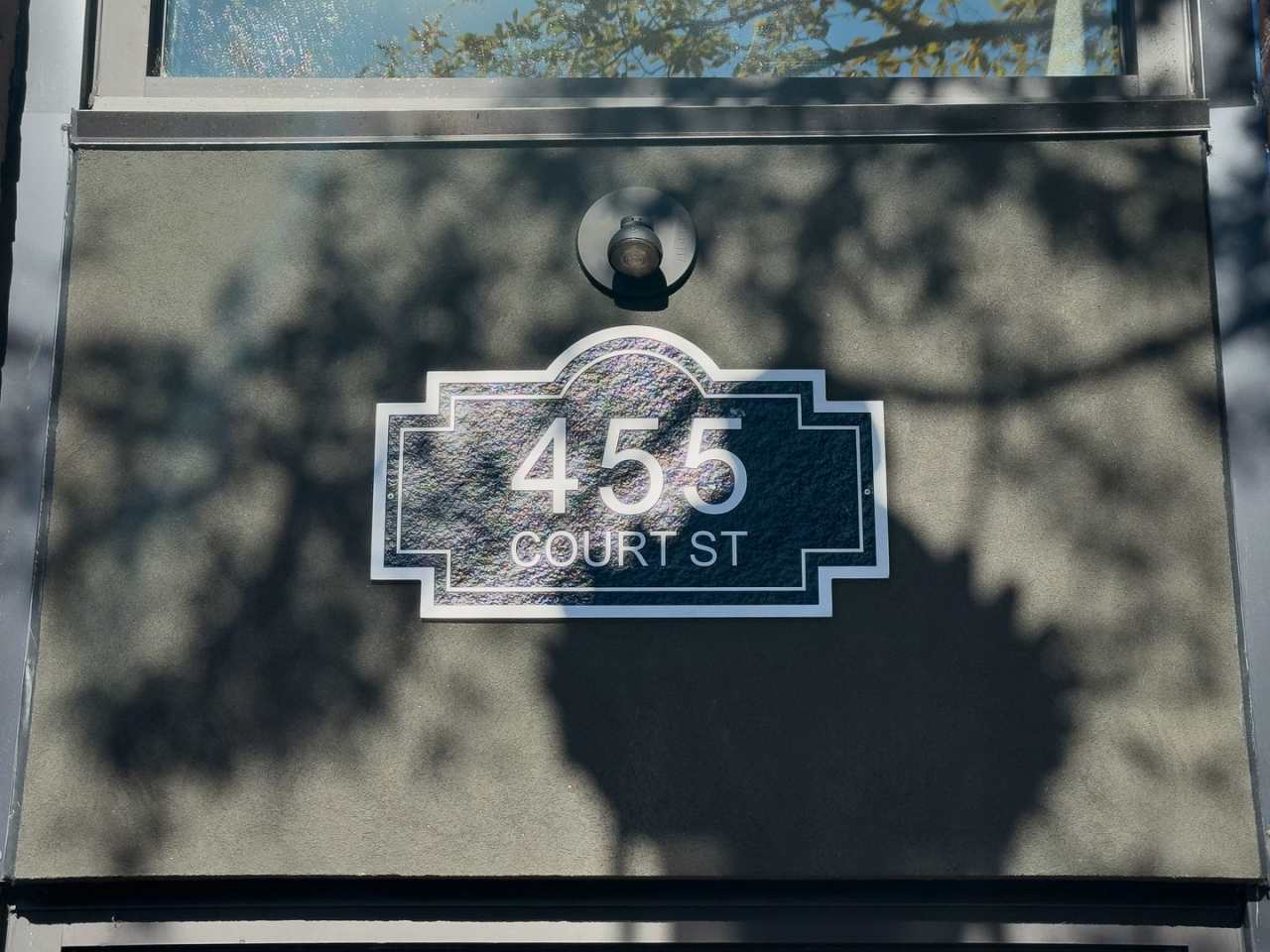 WINTER SPECIAL - NEWLY RENOVATED DOWNTOWN SALEM ONE BEDROOM