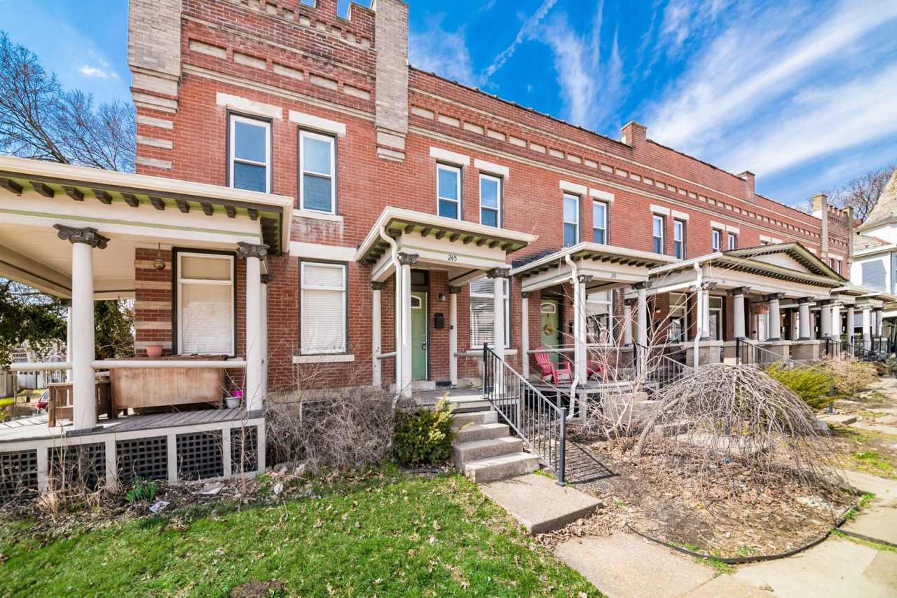 Beautiful 2-bed Townhome located in Olde Towne East!