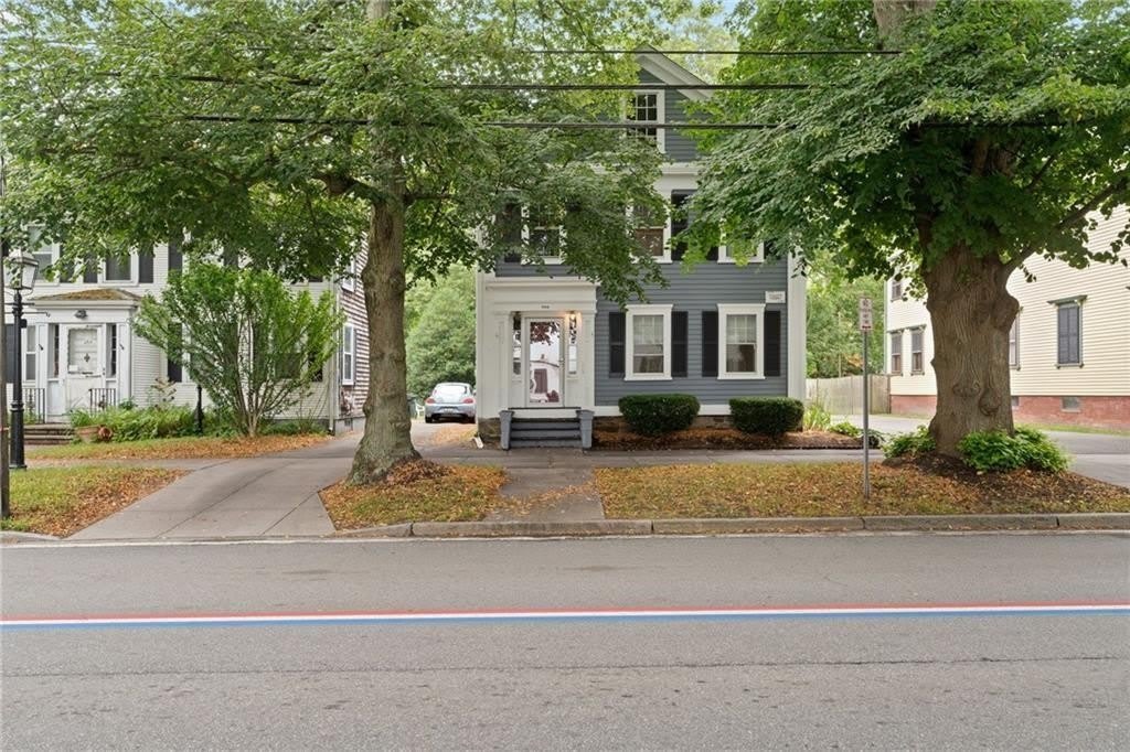 692 Hope Street unit: 2