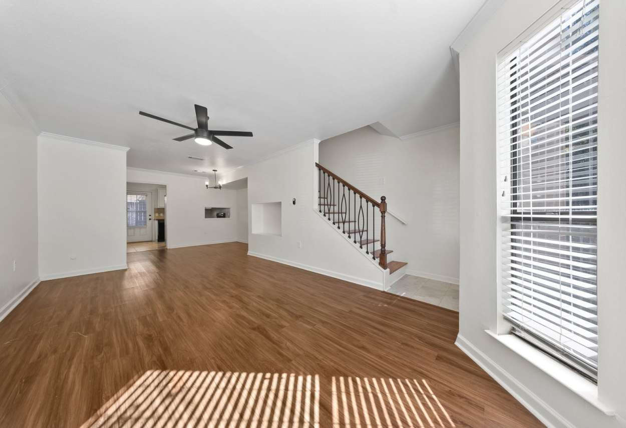 2 Bedroom Townhome located off Jefferson Hwy near Bluebonnet!