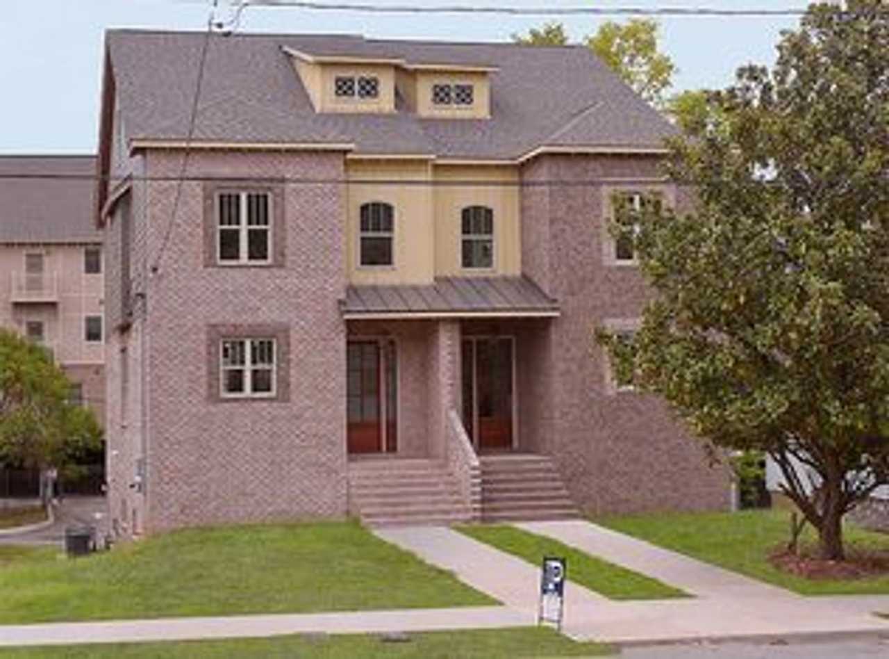 Single Family Semi-Detached 4 Story Townhome