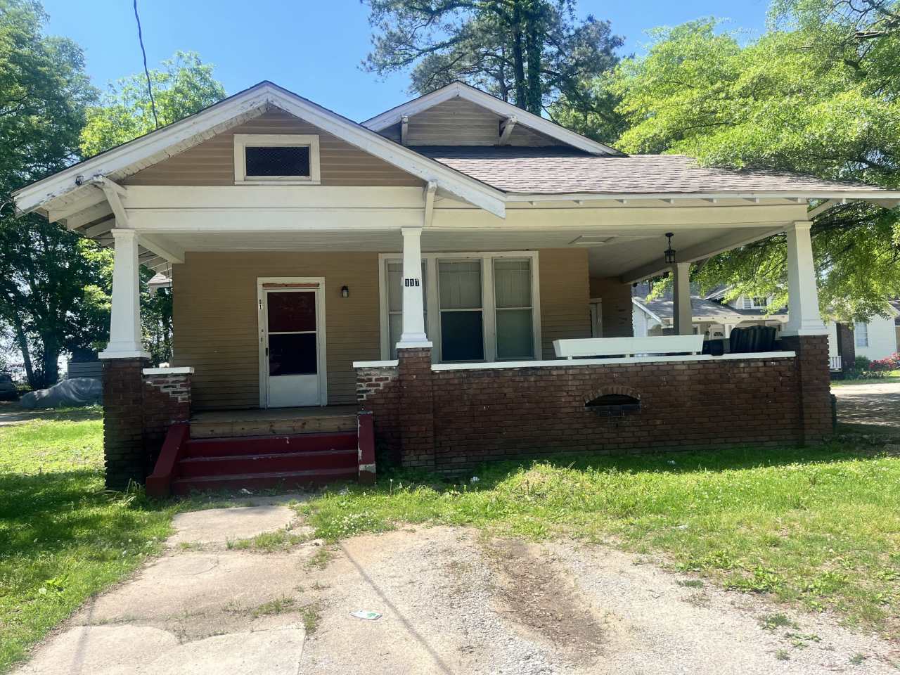 117 Hollywood Drive - 1 - South