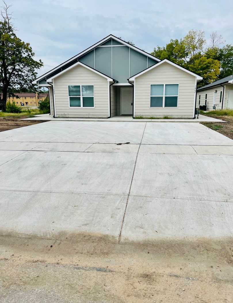 4 Bedroom 2 Bath Duplex Built in 2023 - Close To WSU Accepting Sec 8