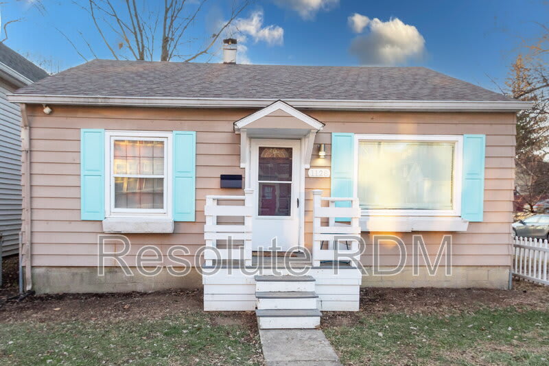 1128 Sterling Street