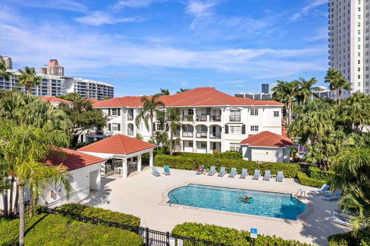 Gorgeous 2 bedroom 2 bath In Aventura!
