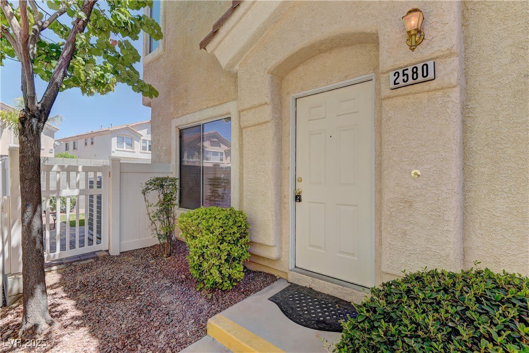 2580 Velez Valley Way