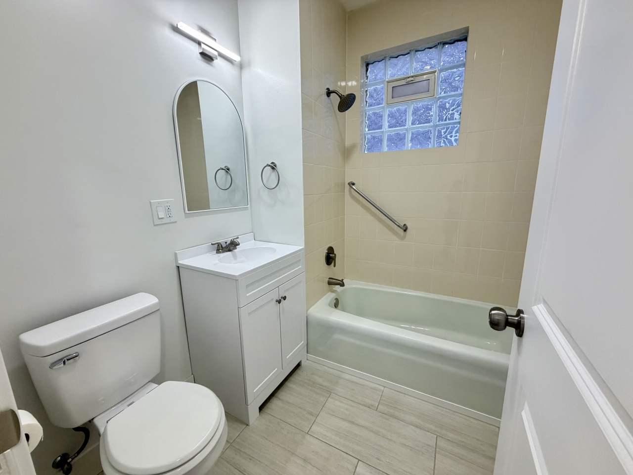 4351 S Maplewood Ave