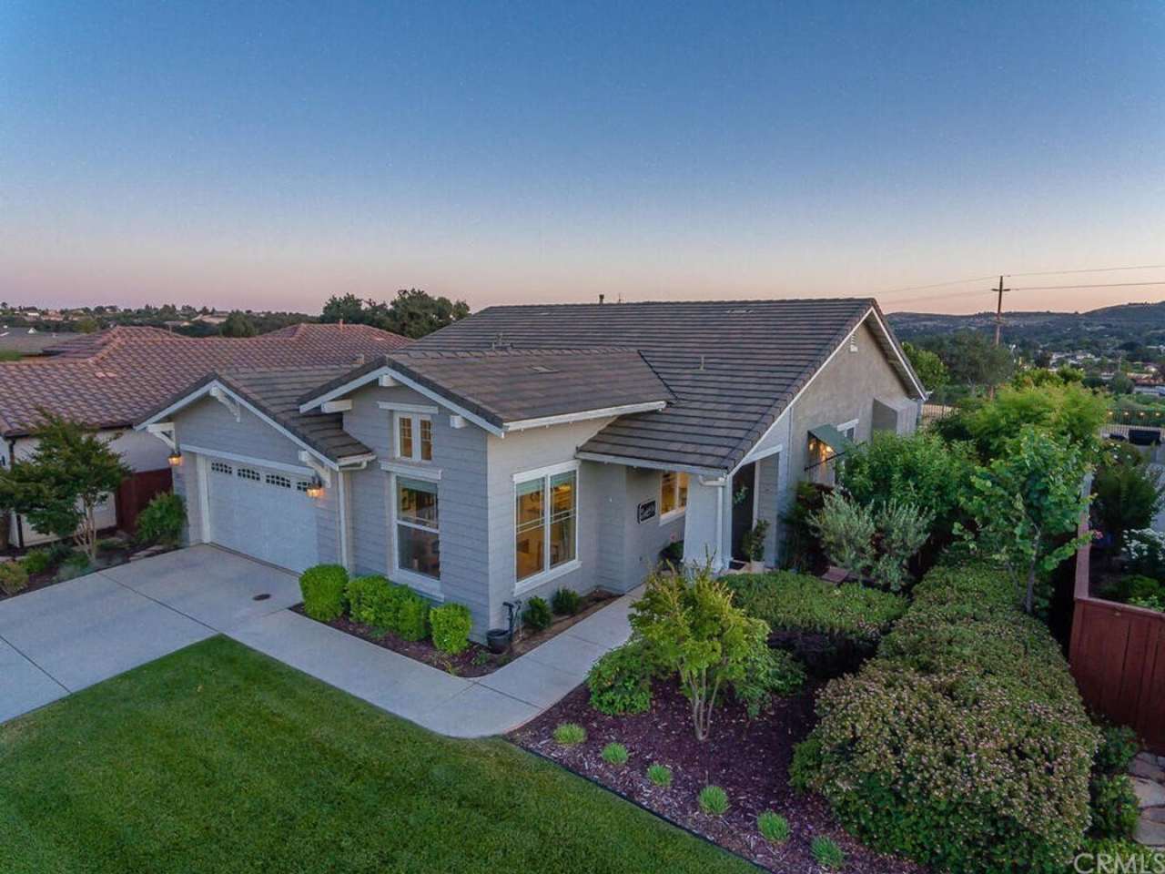 3 BEDROOM 2 BATH HOME IN THE VINTAGE AT RIVER OAKS 55+ SENIOR COMMUNITY * MUST BE 55 OR OLDER*