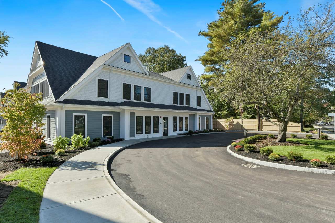 1180 Great Plain Ave