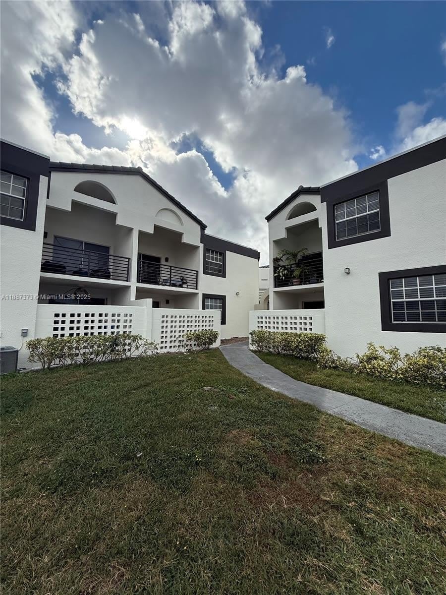 9705 Fontainebleau Blvd